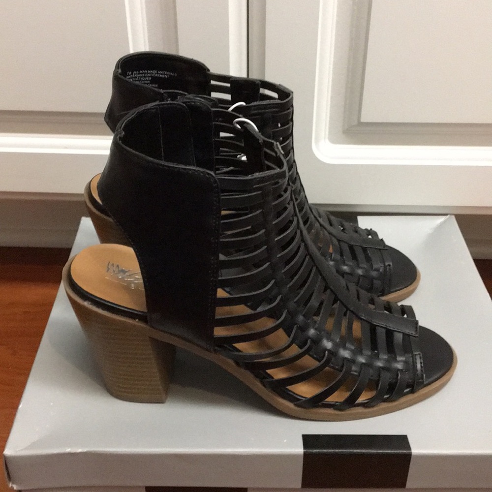 Mossimo Rylee Sandal NWT
